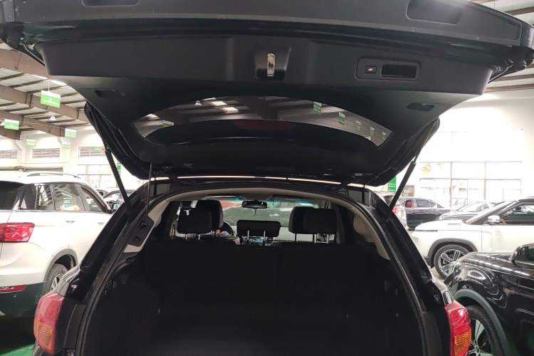 Used Acura RDX 2013 3.5L Four-Wheel Drive Luxury Edition Trunk