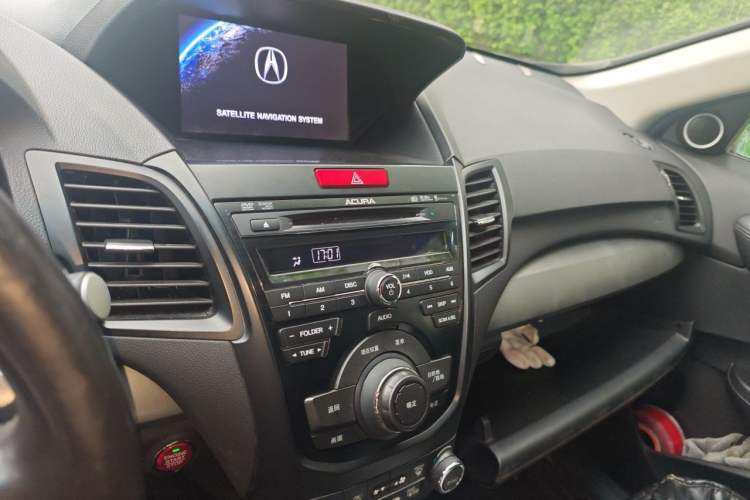 Used Acura RDX 2013 3.5L Four-Wheel Drive Luxury Edition Audio And AC Panel