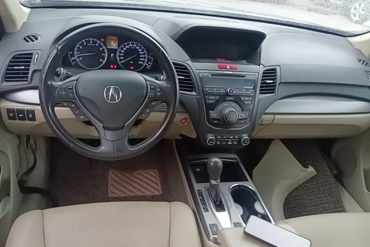 Used Acura RDX 2013 3.0L Two-Wheel Drive Elite Edition Center Console