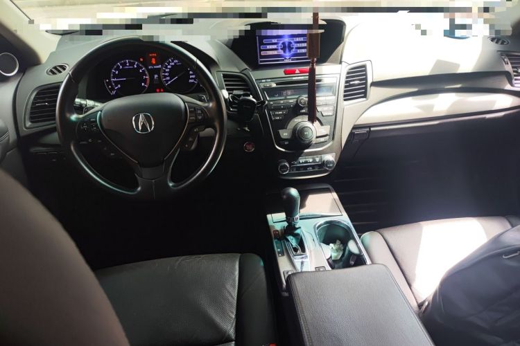 Used Acura RDX 2013 3.0L Two-Wheel Drive Elite Edition Center Console