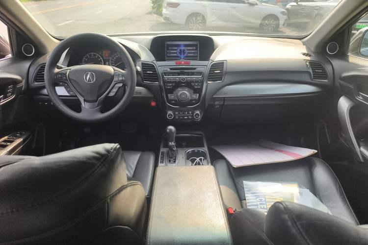 Used Acura RDX 2013 3.0L Two-Wheel Drive Elite Edition Center Console