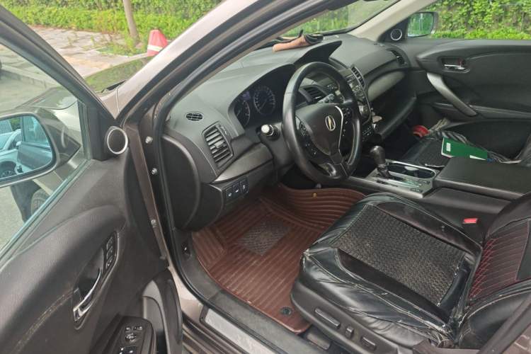 Used Acura RDX 2013 3.5L Four-Wheel Drive Luxury Edition Driver Seat