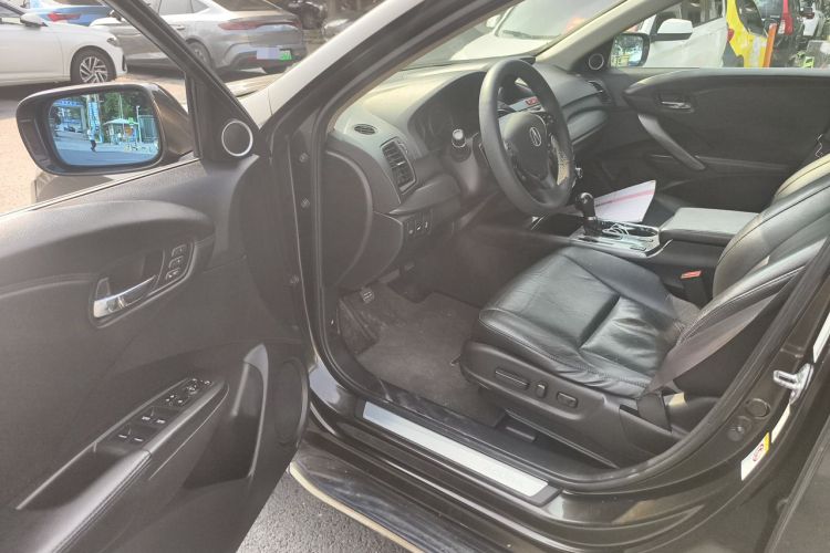 Used Acura RDX 2013 3.0L Two-Wheel Drive Elite Edition Driver Seat