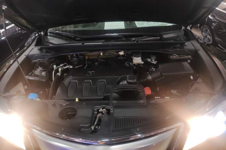 Used Acura RDX 2013 3.0L Two-Wheel Drive Elite Edition Engine Bay