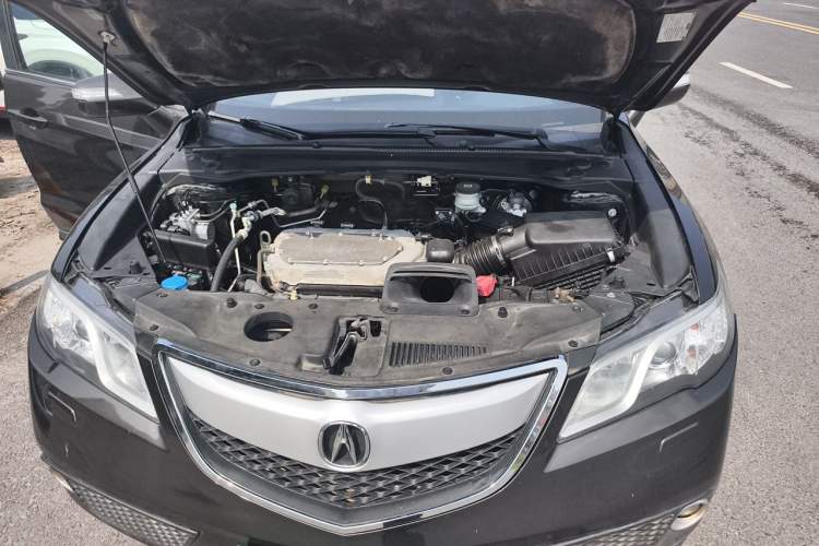 Used Acura RDX 2013 3.0L Two-Wheel Drive Elite Edition Engine Bay