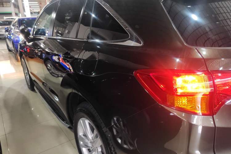 Used Acura RDX 2013 3.0L Two-Wheel Drive Elite Edition Exterior 2