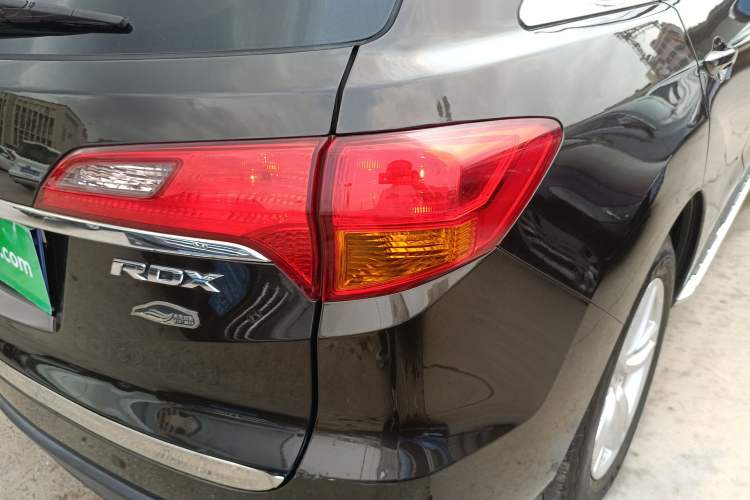 Used Acura RDX 2013 3.0L Two-Wheel Drive Elite Edition Exterior 3