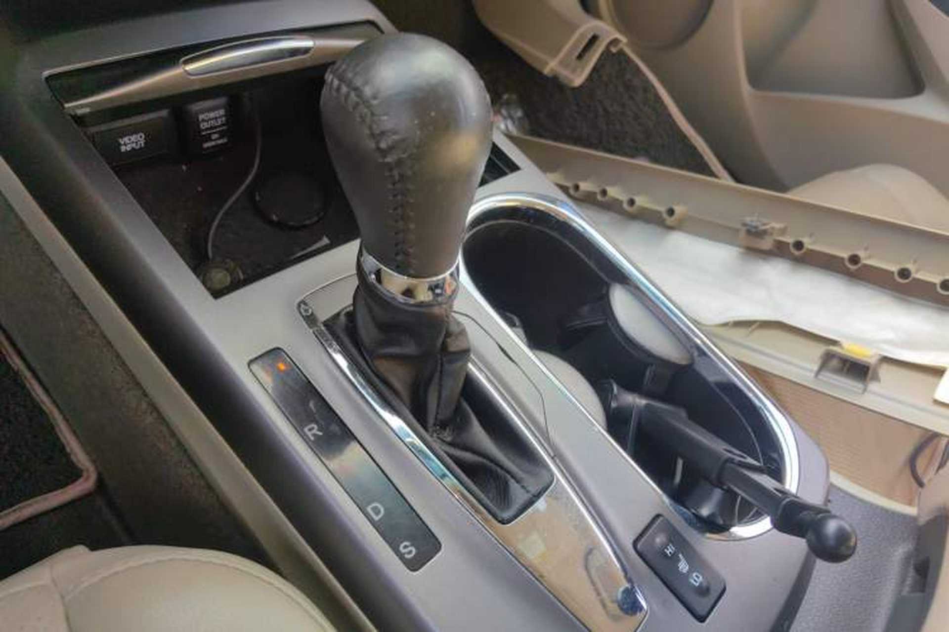 Used Acura RDX 2013 3.0L Two-Wheel Drive Elite Edition Gear Lever