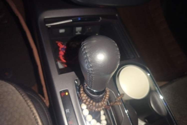 Used Acura RDX 2013 3.5L Four-Wheel Drive Luxury Edition Gear Lever