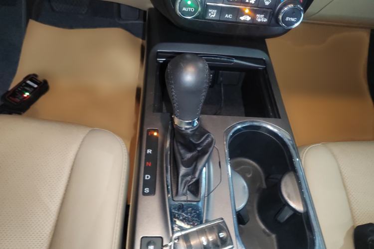 Used Acura RDX 2013 3.0L Two-Wheel Drive Elite Edition Gear Lever