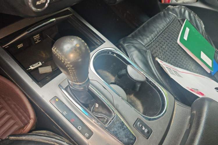 Used Acura RDX 2013 3.5L Four-Wheel Drive Luxury Edition Gear Lever