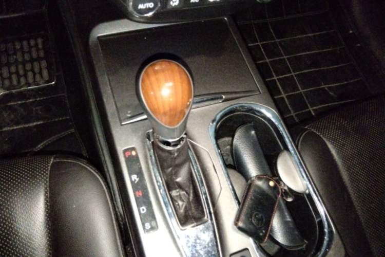 Used Acura RDX 2013 3.0L Two-Wheel Drive Elite Edition Gear Lever