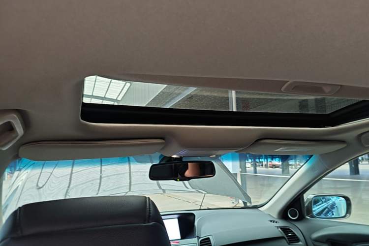 Used Acura RDX 2013 3.0L Two-Wheel Drive Elite Edition Headliner