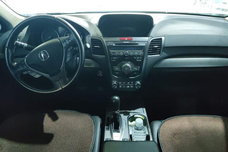 Used Acura RDX 2013 3.0L Two-Wheel Drive Elite Edition Interior 3