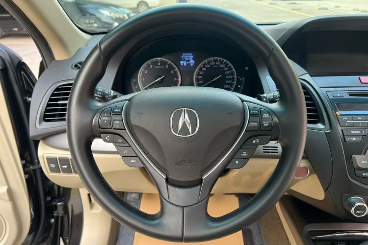 Used Acura RDX 2013 3.0L Two-Wheel Drive Elite Edition Interior 6
