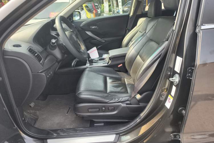 Used Acura RDX 2013 3.0L Two-Wheel Drive Elite Edition Left Front Seat
