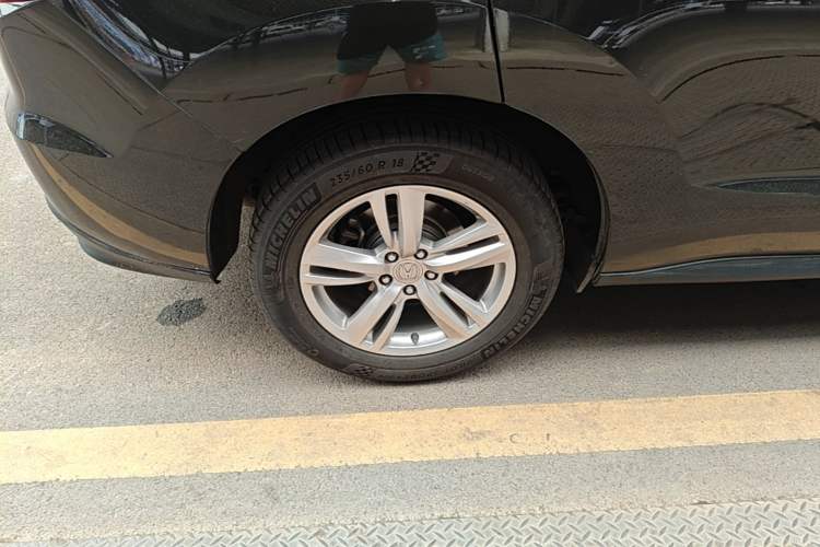 Used Acura RDX 2013 3.0L Two-Wheel Drive Elite Edition Right Rear Wheel Hub