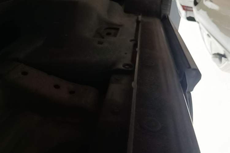 Used Acura RDX 2013 3.0L Two-Wheel Drive Elite Edition Right Side Sill