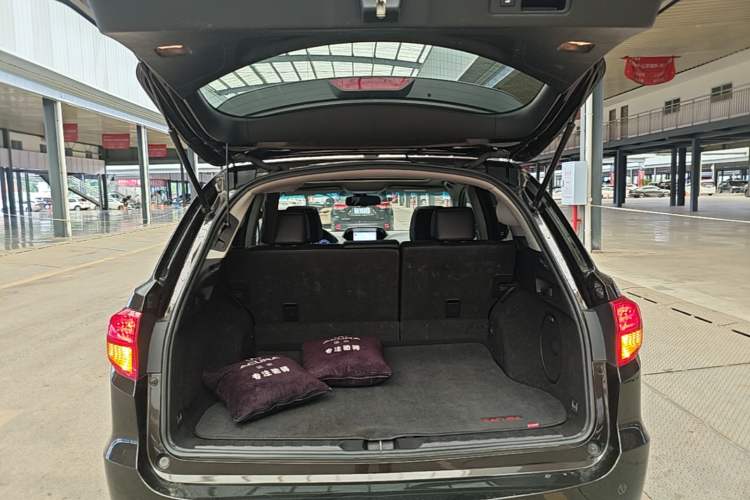 Used Acura RDX 2013 3.0L Two-Wheel Drive Elite Edition Trunk