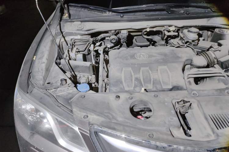 Used Acura RDX 2013 3.0L Two-Wheel Drive Elite Edition Engine Bay Right