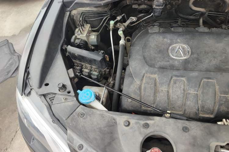 Used Acura RDX 2013 3.0L Two-Wheel Drive Elite Edition Engine Bay Right