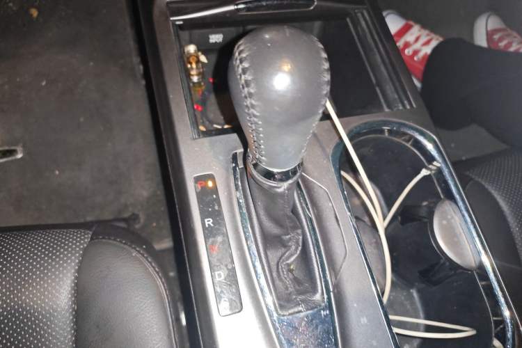 Used Acura RDX 2013 3.0L Two-Wheel Drive Elite Edition Gear Lever