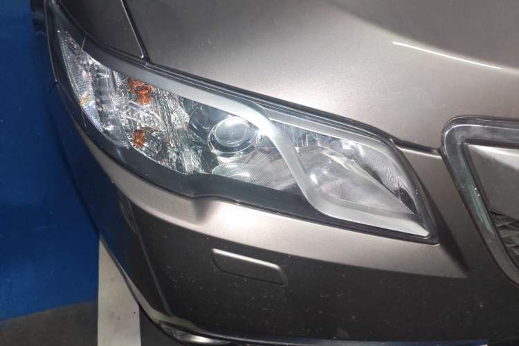 Used Acura RDX 2013 3.0L Two-Wheel Drive Elite Edition Right Front Headlight