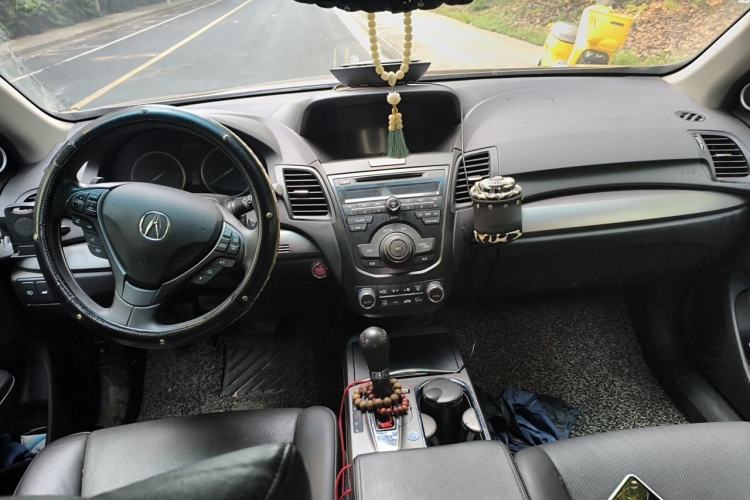Used Acura RDX 2013 3.0L Two-Wheel Drive Elite Edition Center Console