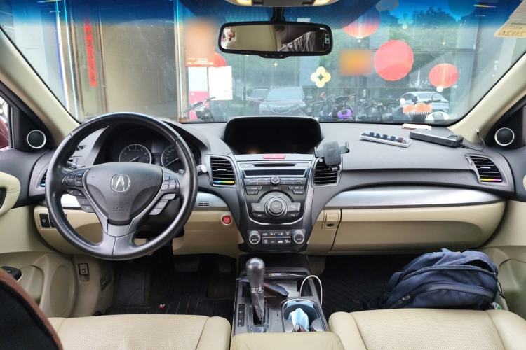 Used Acura RDX 2013 3.5L Four-Wheel Drive Luxury Edition Center Console
