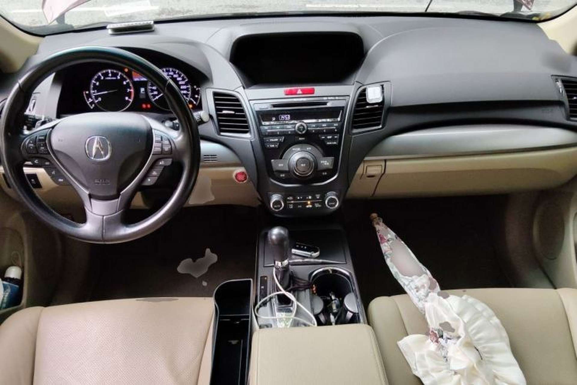 Used Acura RDX 2013 3.0L Two-Wheel Drive Elite Edition Center Console