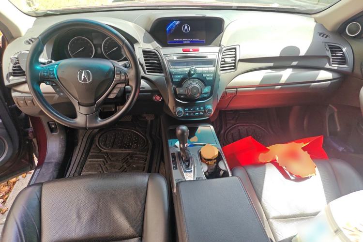 Used Acura RDX 2013 3.0L Two-Wheel Drive Elite Edition Center Console