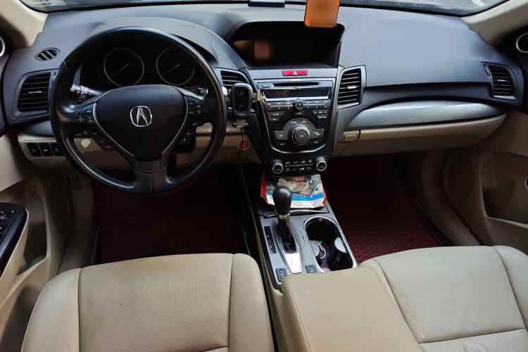 Used Acura RDX 2013 3.0L Two-Wheel Drive Elite Edition Center Console