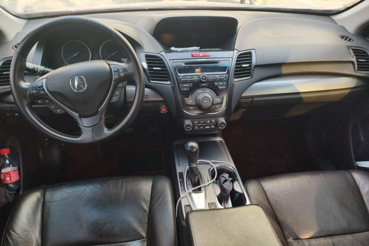 Used Acura RDX 2013 3.0L Two-Wheel Drive Elite Edition Center Console