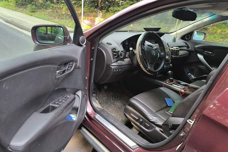 Used Acura RDX 2013 3.0L Two-Wheel Drive Elite Edition Driver Seat