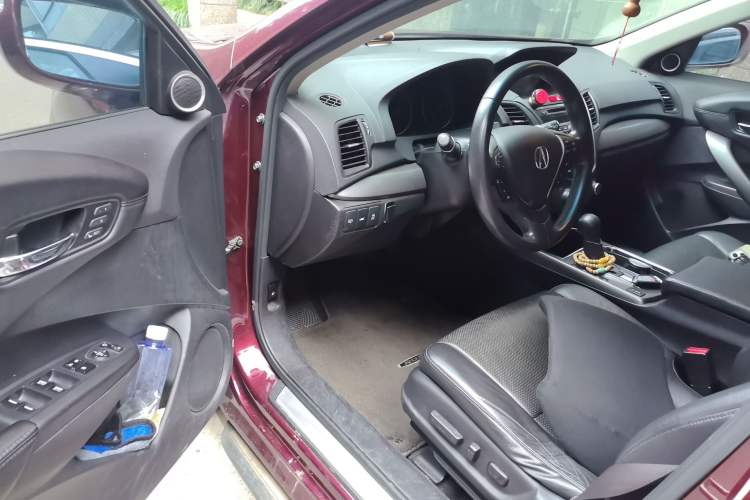 Used Acura RDX 2013 3.0L Two-Wheel Drive Elite Edition Driver Seat