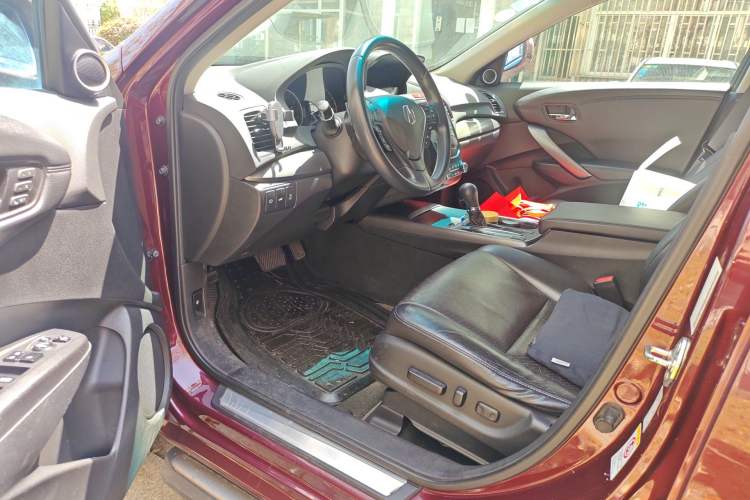 Used Acura RDX 2013 3.0L Two-Wheel Drive Elite Edition Driver Seat
