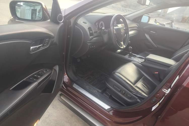 Used Acura RDX 2013 3.0L Two-Wheel Drive Elite Edition Driver Seat
