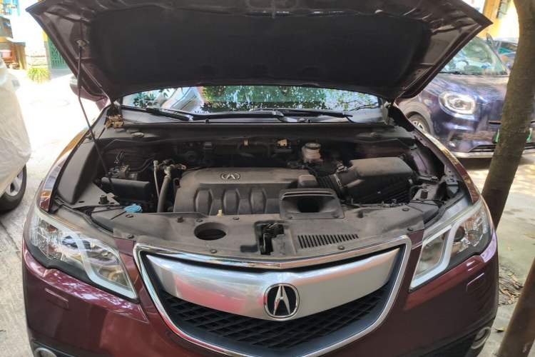 Used Acura RDX 2013 3.0L Two-Wheel Drive Elite Edition Engine Bay