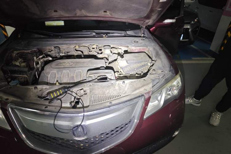 Used Acura RDX 2013 3.5L Four-Wheel Drive Luxury Edition Engine Bay Left