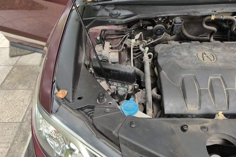 Used Acura RDX 2013 3.0L Two-Wheel Drive Elite Edition Engine Bay Right