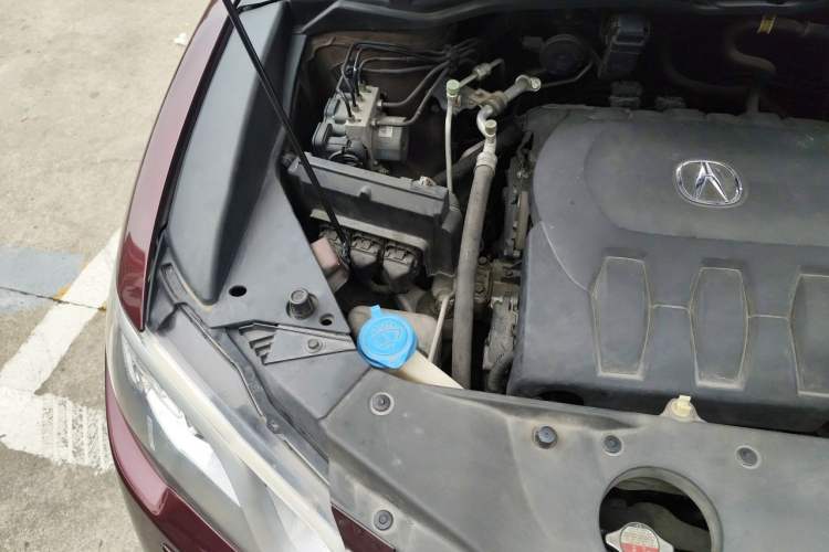 Used Acura RDX 2013 3.5L Four-Wheel Drive Luxury Edition Engine Bay Right
