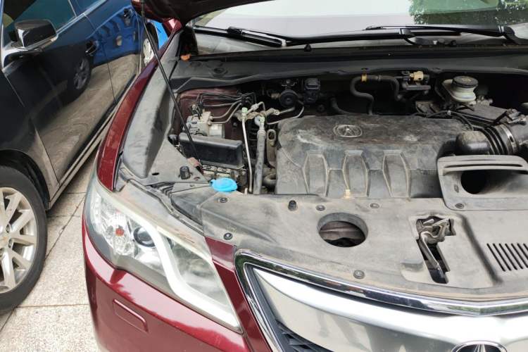 Used Acura RDX 2013 3.0L Two-Wheel Drive Elite Edition Engine Bay Right