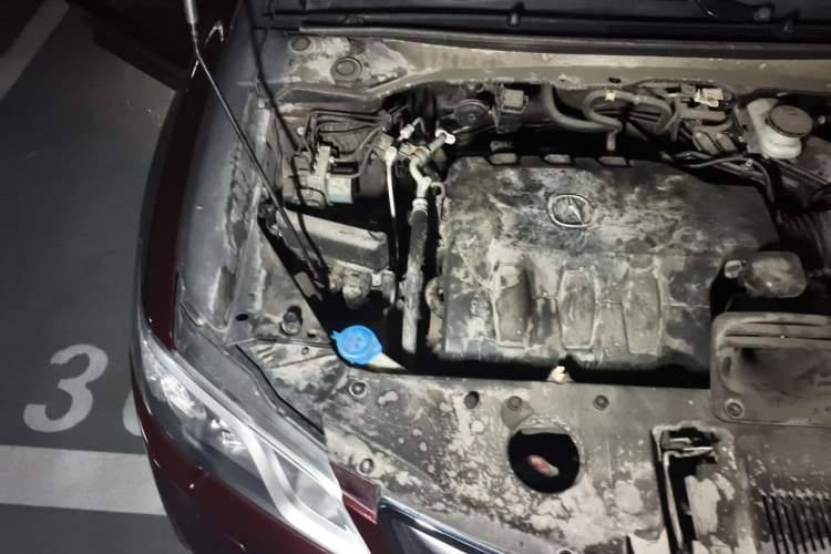 Used Acura RDX 2013 3.0L Two-Wheel Drive Elite Edition Engine Bay Right