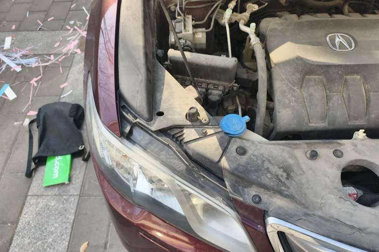 Used Acura RDX 2013 3.0L Two-Wheel Drive Elite Edition Engine Bay Right