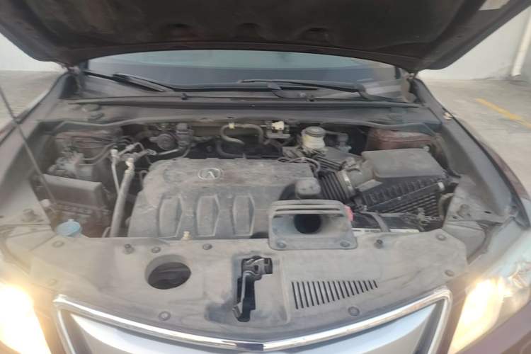 Used Acura RDX 2013 3.0L Two-Wheel Drive Elite Edition Engine Bay
