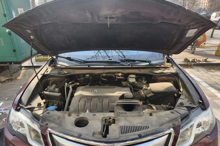 Used Acura RDX 2013 3.0L Two-Wheel Drive Elite Edition Engine Bay