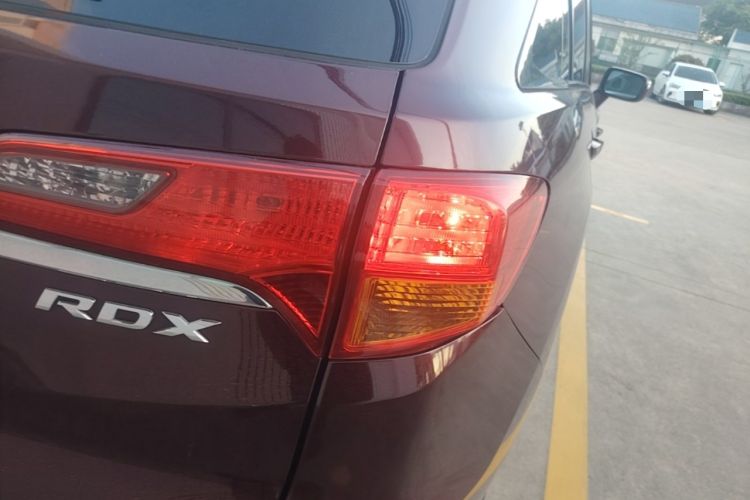 Used Acura RDX 2013 3.0L Two-Wheel Drive Elite Edition Exterior 2