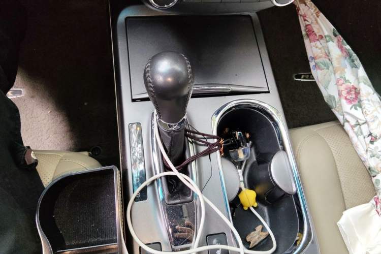 Used Acura RDX 2013 3.0L Two-Wheel Drive Elite Edition Gear Lever
