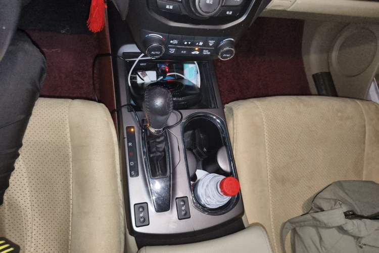 Used Acura RDX 2013 3.0L Two-Wheel Drive Elite Edition Gear Lever