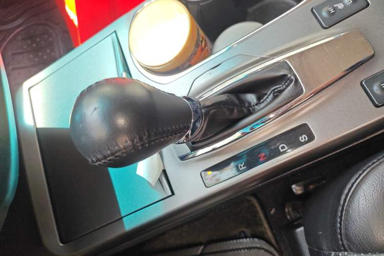 Used Acura RDX 2013 3.0L Two-Wheel Drive Elite Edition Gear Lever